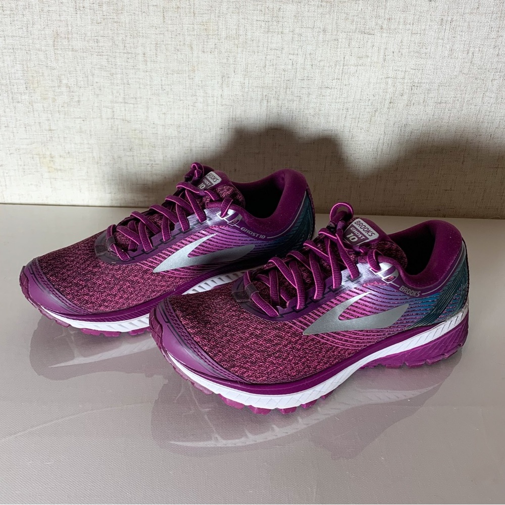 Brooks Ghost 10 Sneaker | Women size 8.5 | color: purple/blue/white/silver